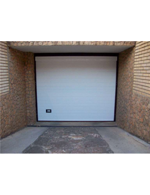 Porte de Garage Sectionnelle : Sécurisée et Pratique | Habitat83.com