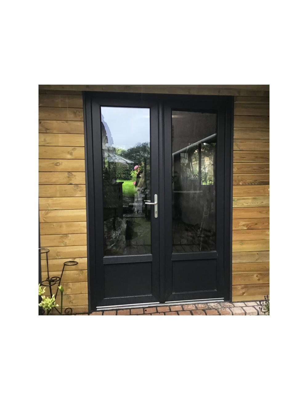 Porte-Fenêtre 2 Vantaux à Serrure - Sécurité, Isolation et Design Élégant. Chez Habitat83.com