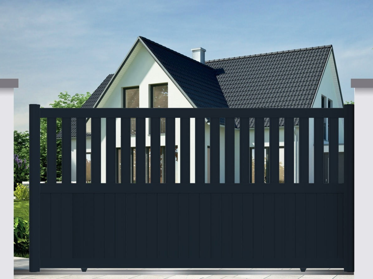 Portail Coulissant Semi Plein, Semi Ajouré - Élégance et Sécurité sur Mesure - Habitat83.com